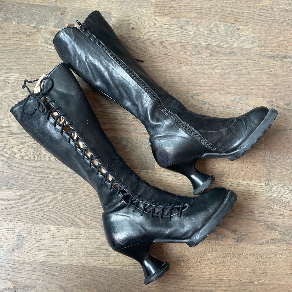 Black leather John Fluevog Sugar corset boots designer size 7 very good used